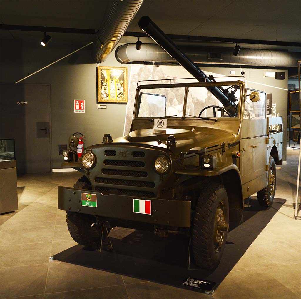 IL CANNONE SENZA RINCULO M40 DA 106mm